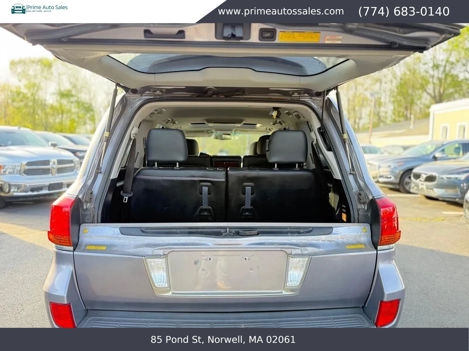 Used 2011 Lexus LX 570 4WD w/ Luxury Pkg image 8