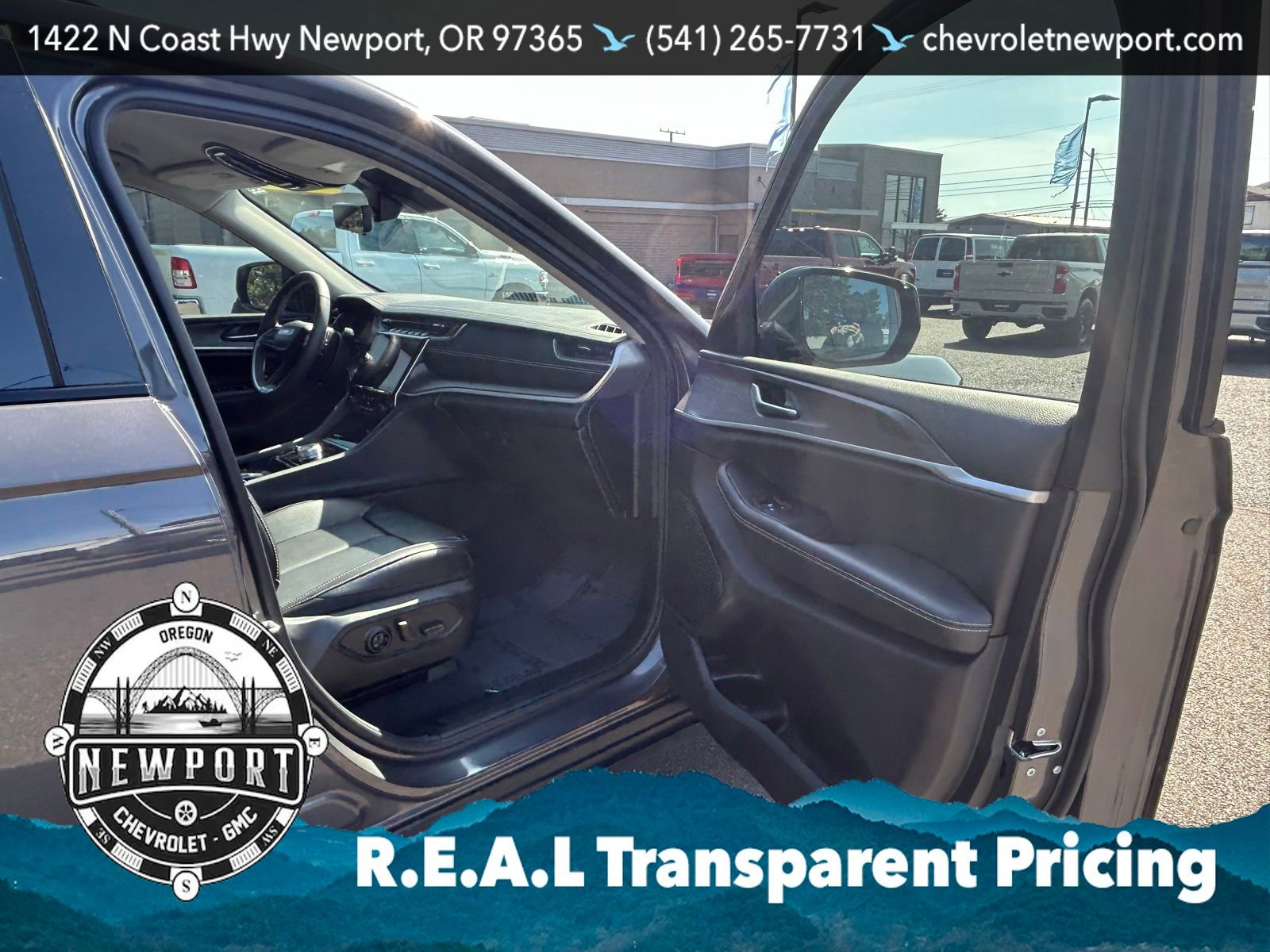 Used 2023 Jeep Grand Cherokee Limited w/ Luxury Tech Group II AWD/4WD image 31