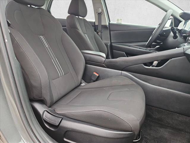 Used 2024 Hyundai Elantra SEL FWD image 19
