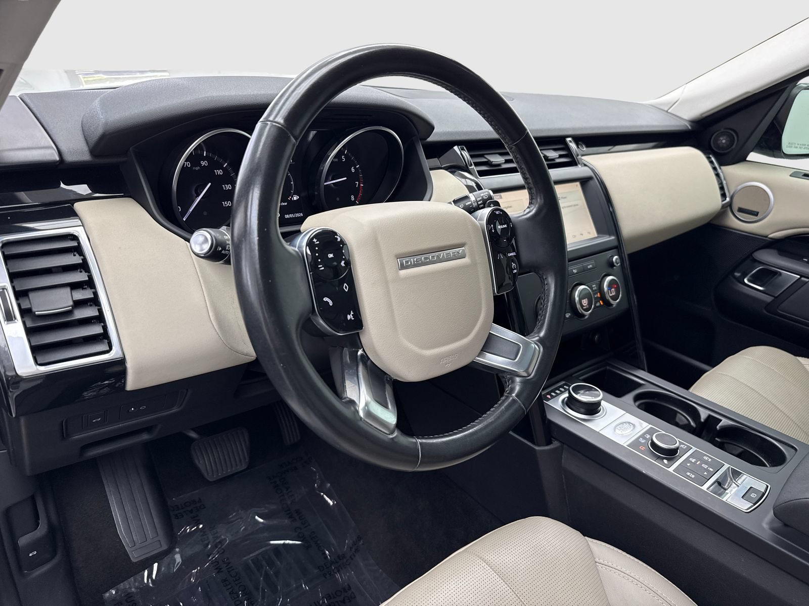 Used 2019 Land Rover Discovery SE AWD/4WD image 18