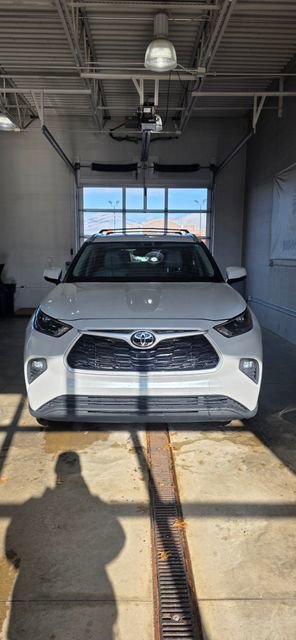 Used 2022 Toyota Highlander XLE image 10
