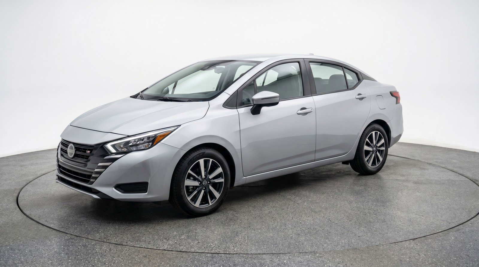 Used 2025 Nissan Versa SV FWD image 3