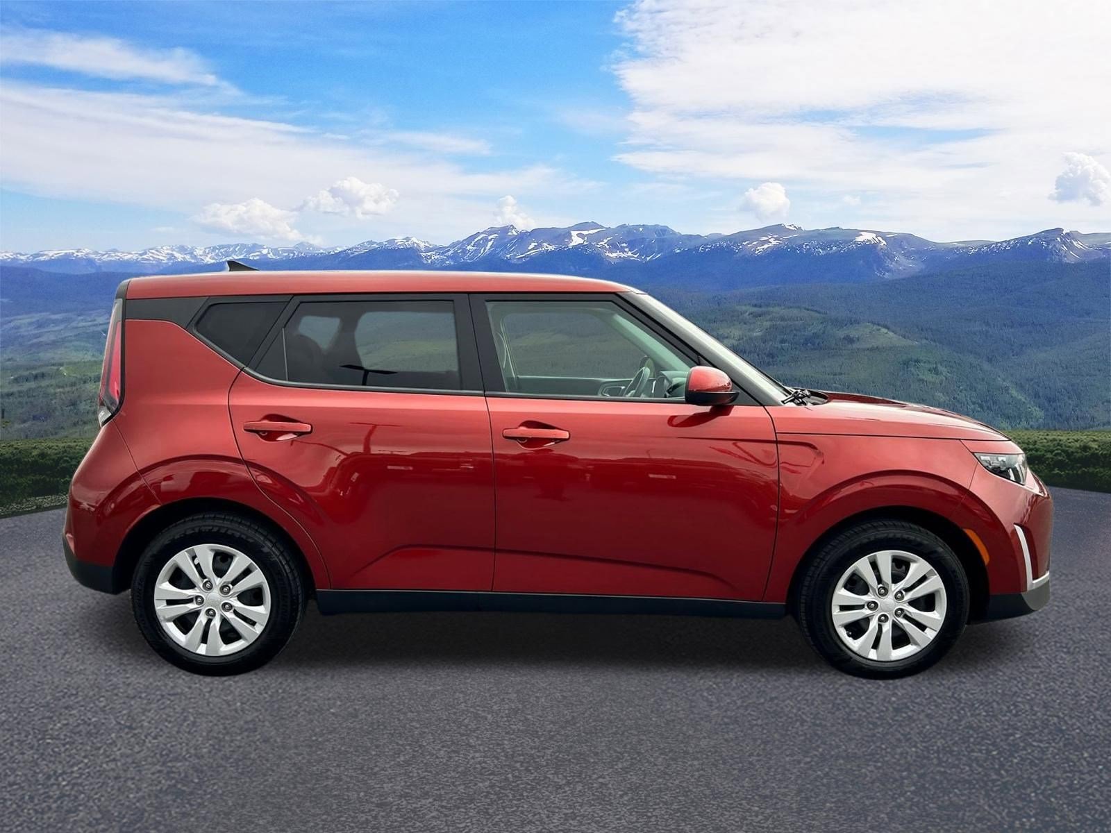 Used 2023 Kia Soul LX FWD image 7