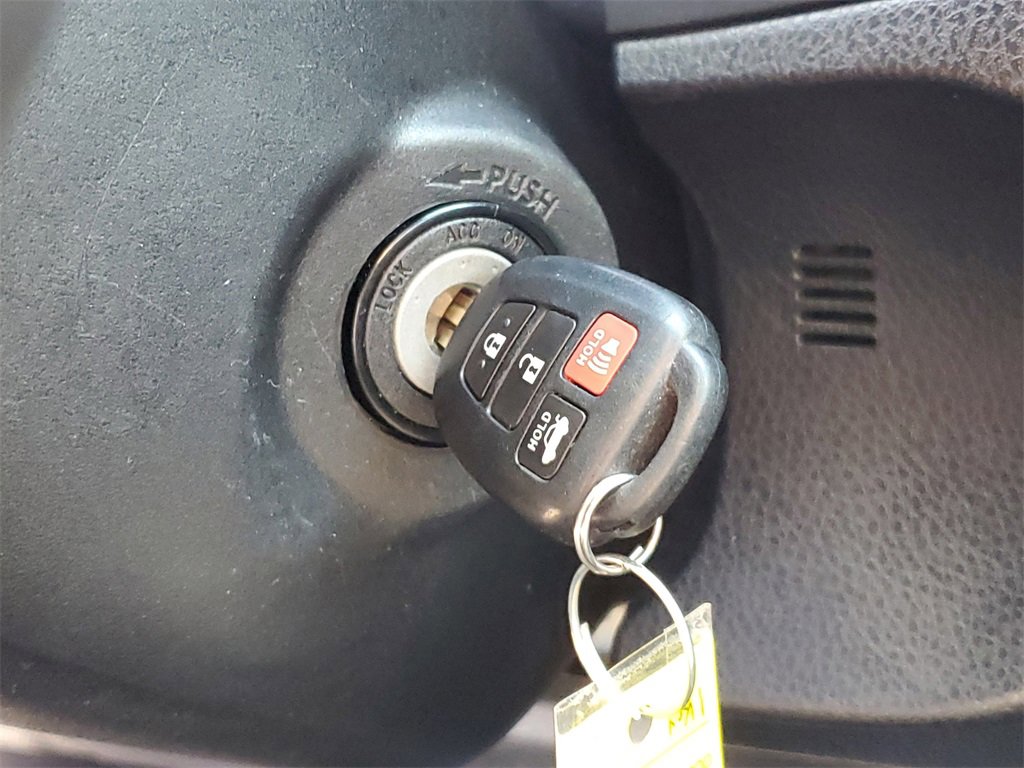 Used 2014 Toyota Corolla L image 29