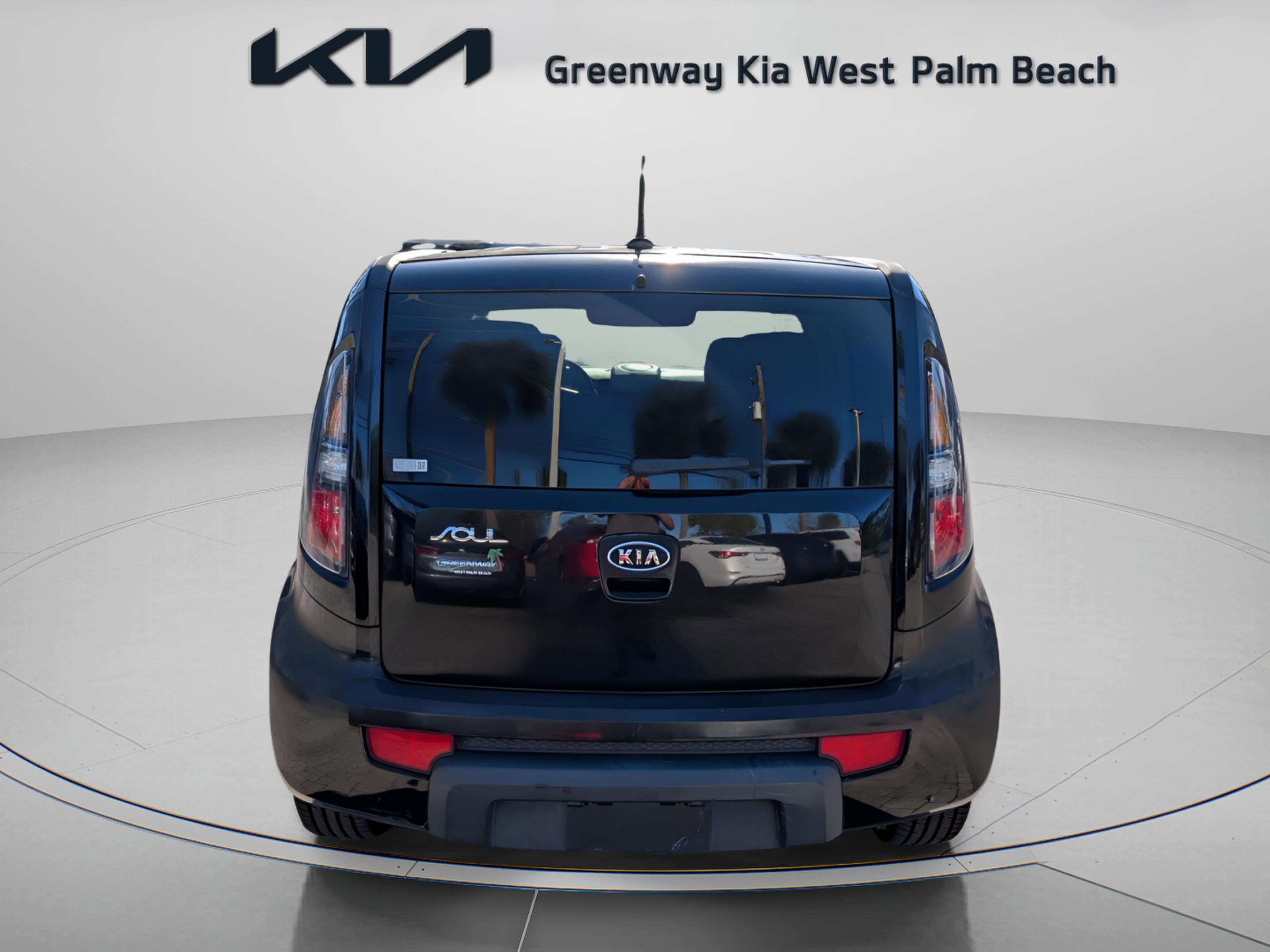 Used 2011 Kia Soul + image 6