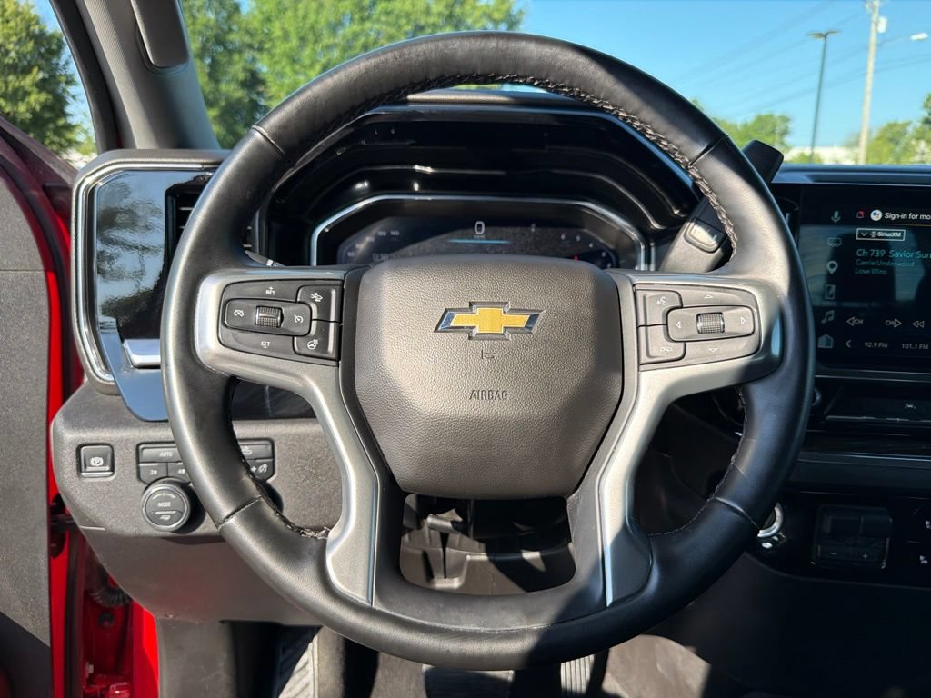 Used 2025 Chevrolet Silverado 1500 LT AWD/4WD image 15