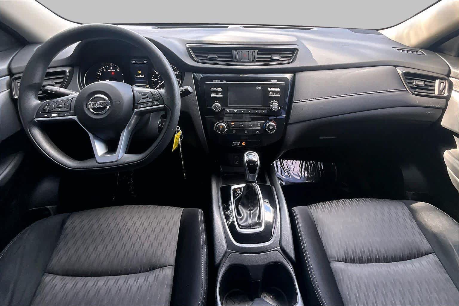 Used 2017 Nissan Rogue S AWD/4WD image 16