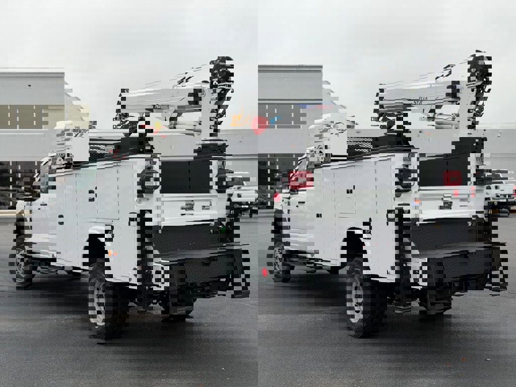 New 2026 Ford F550 4x4 Supercab Super Duty image 9