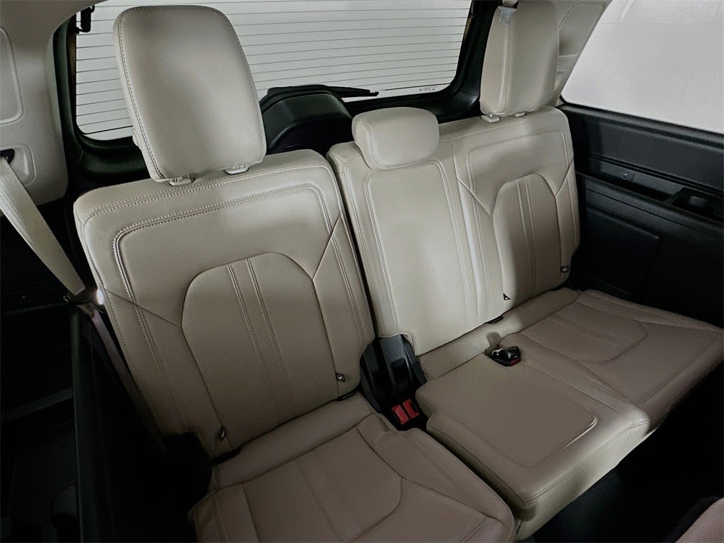 Used 2024 Ford Expedition Limited image 29