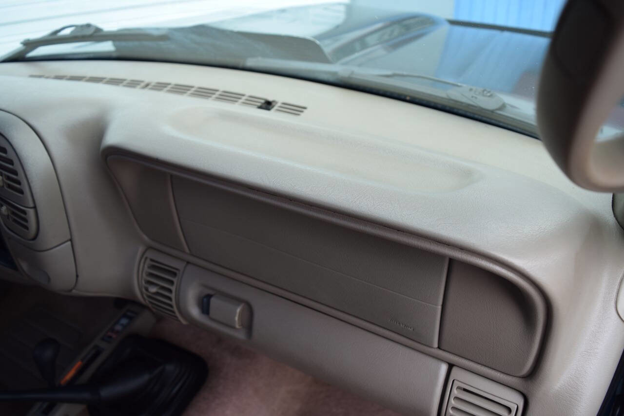 Used 1997 Chevrolet Silverado 1500 4x4 Regular Cab w/ Preferred Equipment Group 2 image 55