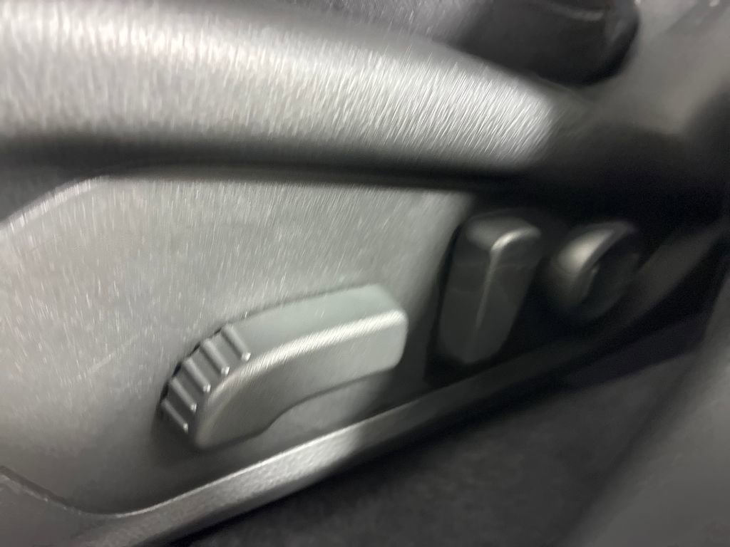 Certified 2025 Subaru Forester Touring w/ Protection Package AWD/4WD image 27