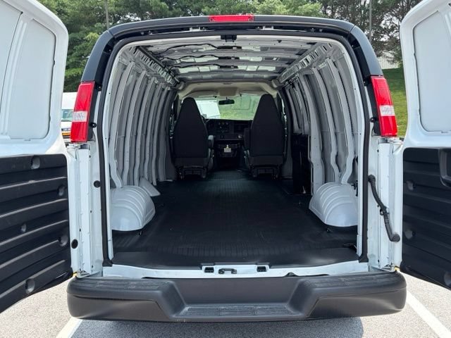 New 2026 Chevrolet Express 3500 Extended w/ Driver Convenience Package RWD image 7