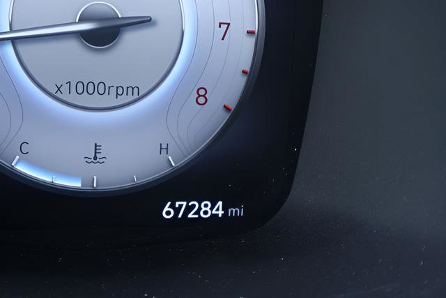 Used 2022 Hyundai Santa Fe XRT FWD image 2