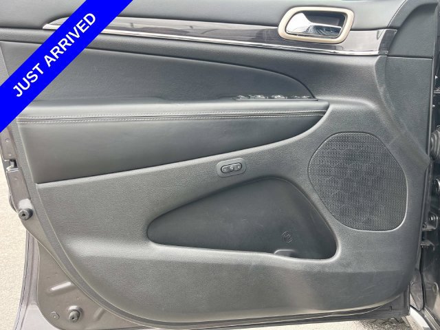 Used 2016 Jeep Grand Cherokee Overland AWD/4WD image 25