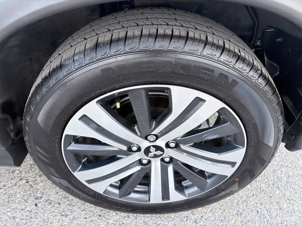 Used 2025 Mitsubishi Outlander Sport LE AWD/4WD image 24