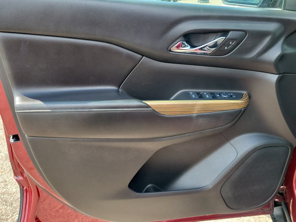 Used 2017 GMC Acadia SLE FWD image 12