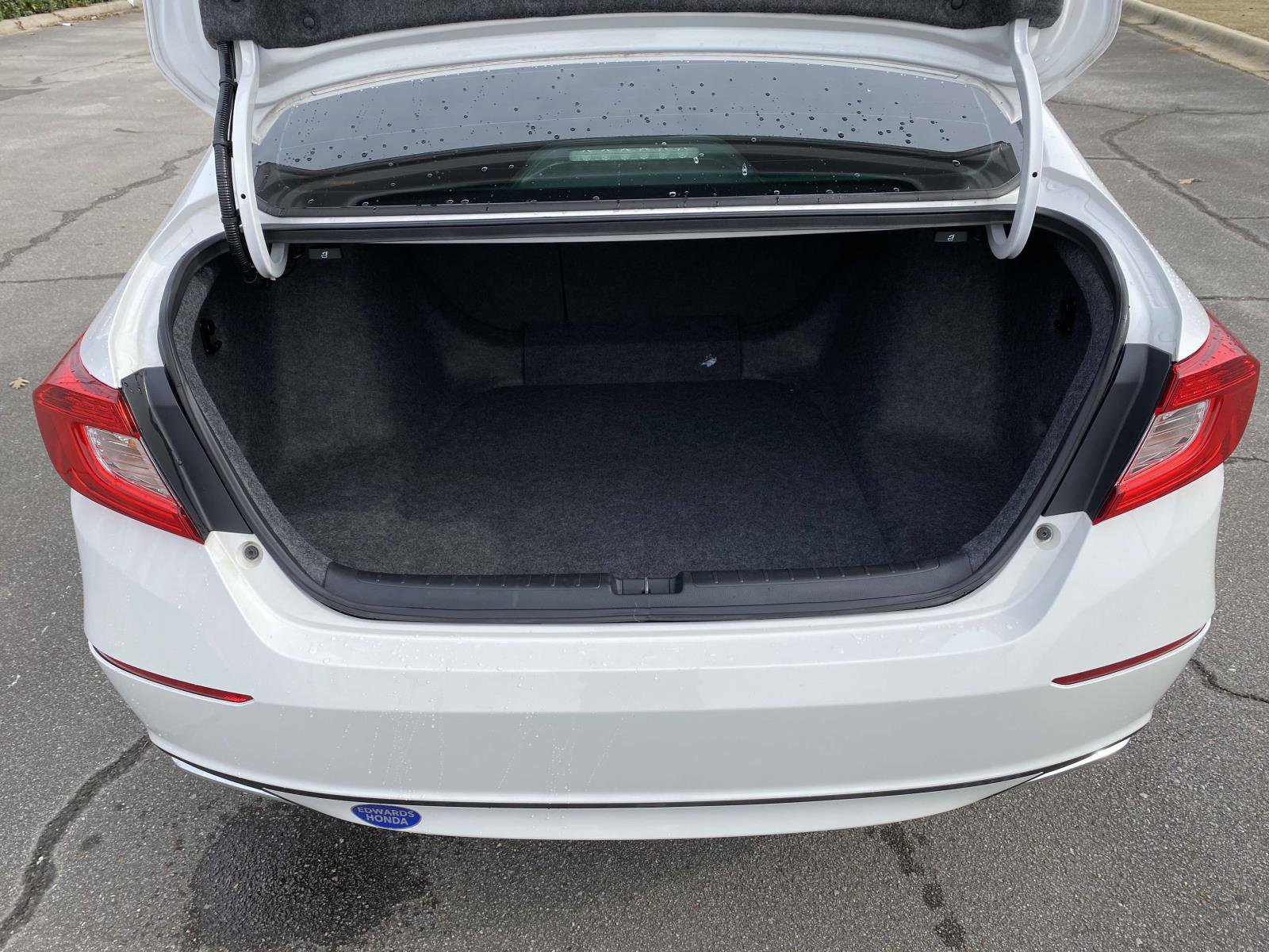 Used 2018 Honda Accord EX-L image 10