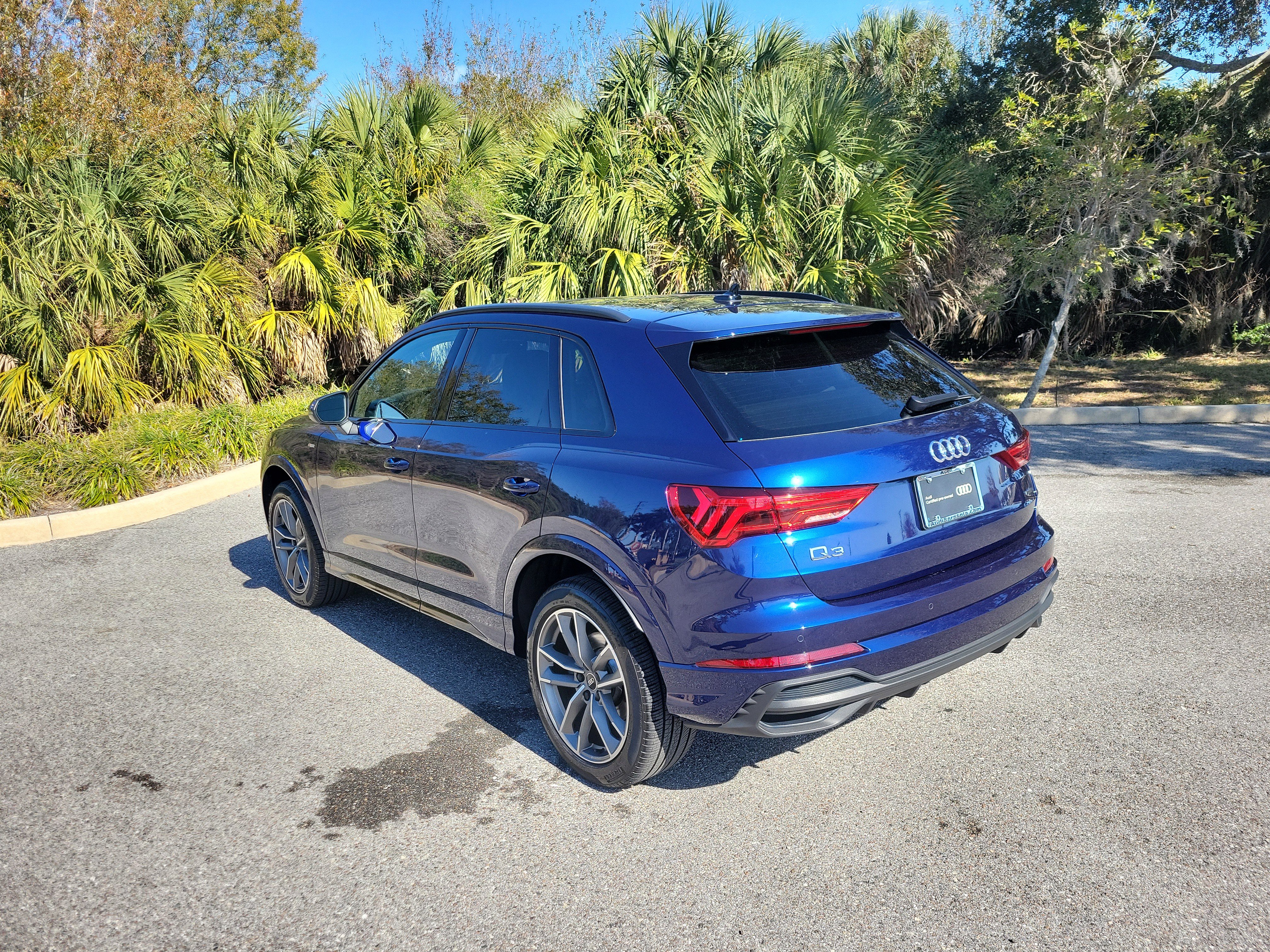 Certified 2025 Audi Q3 2.0T Premium w/ Convenience Package AWD/4WD image 8