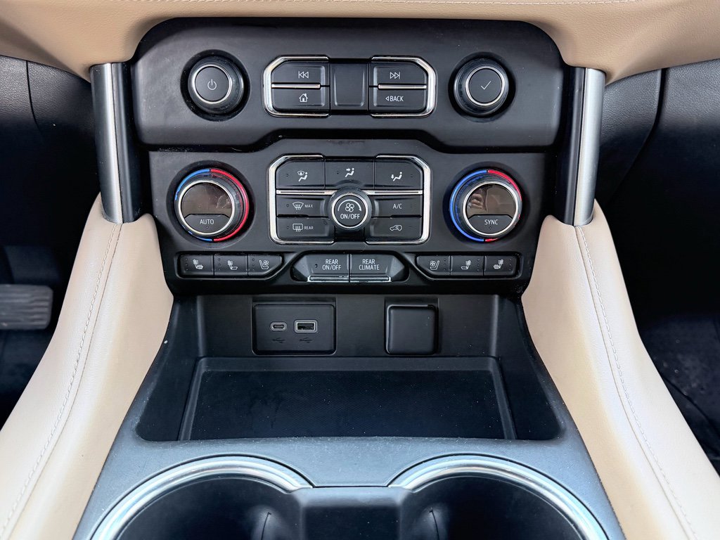 Used 2021 Chevrolet Suburban Premier w/ Premium Package image 19