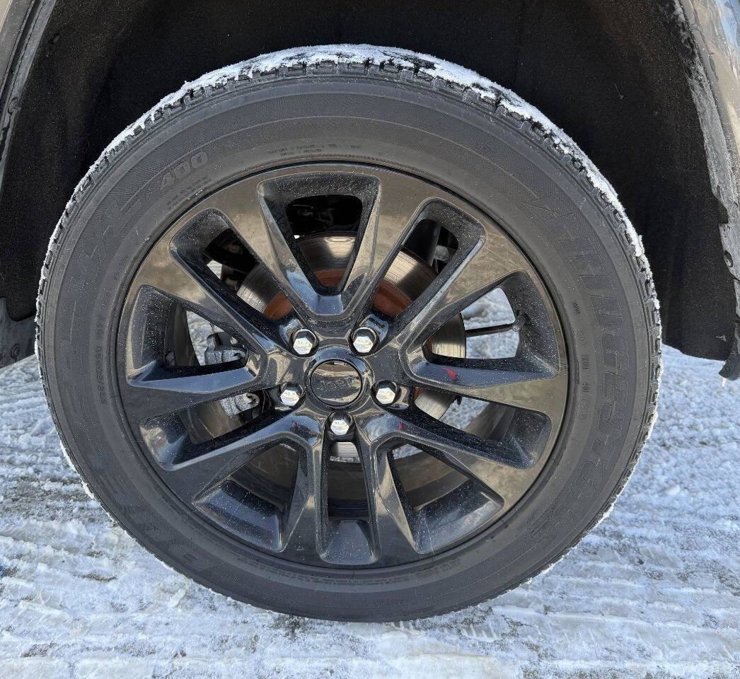 Used 2018 Jeep Grand Cherokee Altitude image 42