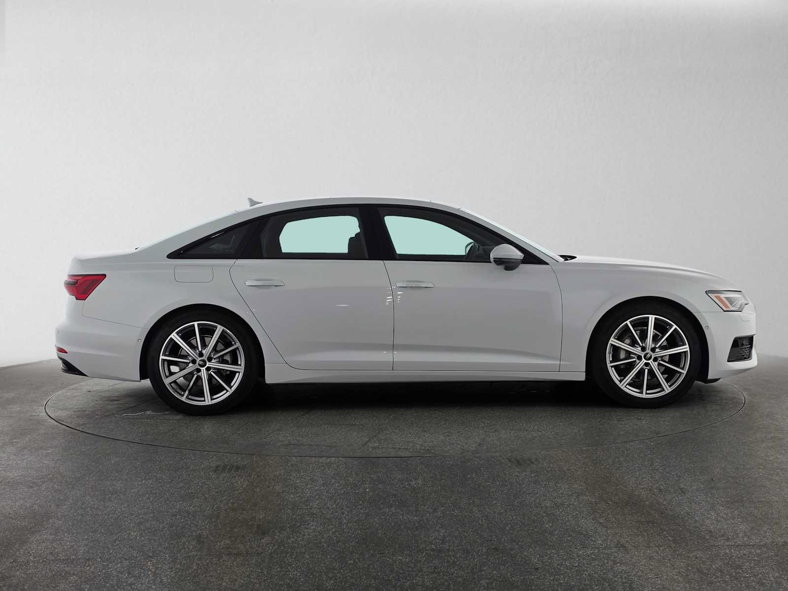 Used 2025 Audi A6 Premium Plus w/ Premium Plus Package AWD/4WD image 2