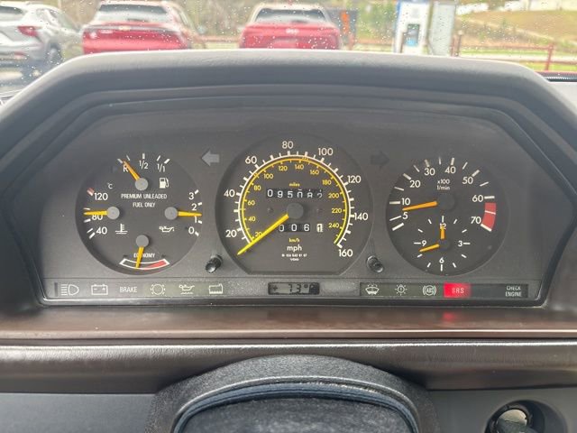Used 1989 Mercedes-Benz 300 CE Coupe image 43