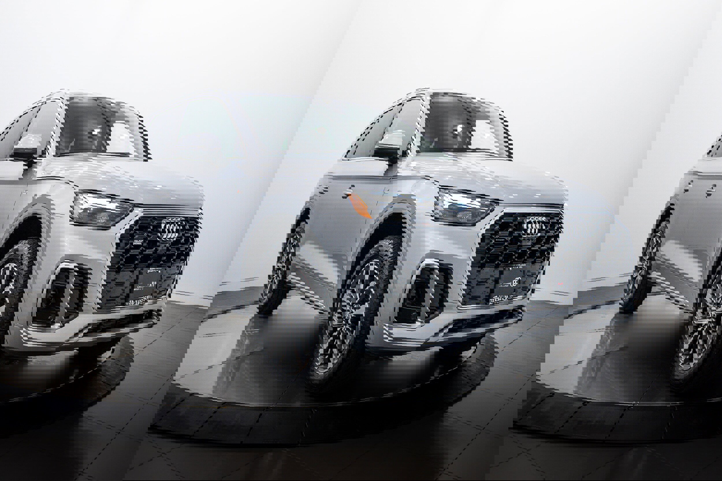 Certified 2023 Audi Q5 2.0T Premium Plus w/ Premium Plus Package image 2