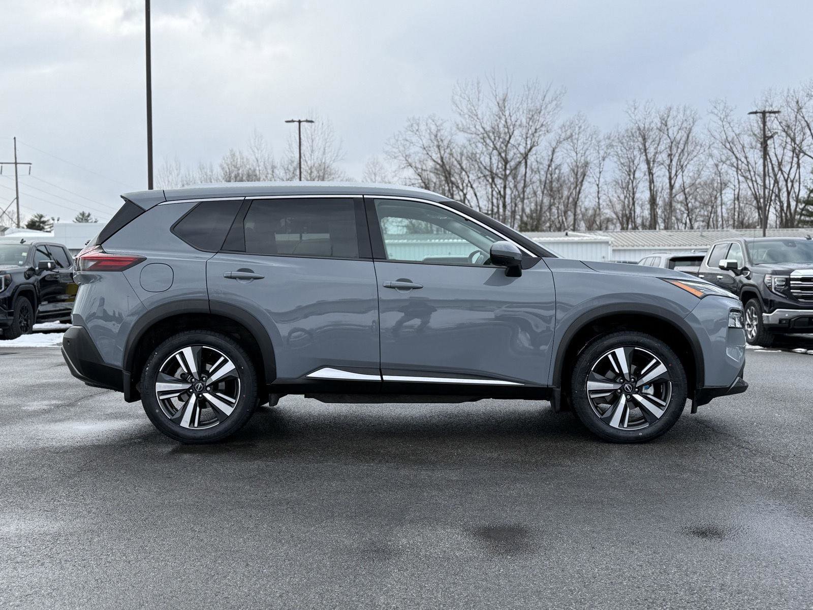 Used 2023 Nissan Rogue SL image 4