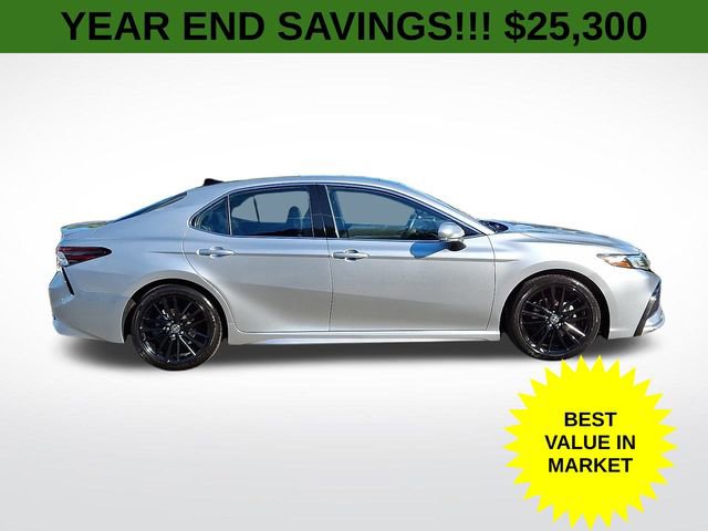 Used 2022 Toyota Camry XSE image 8
