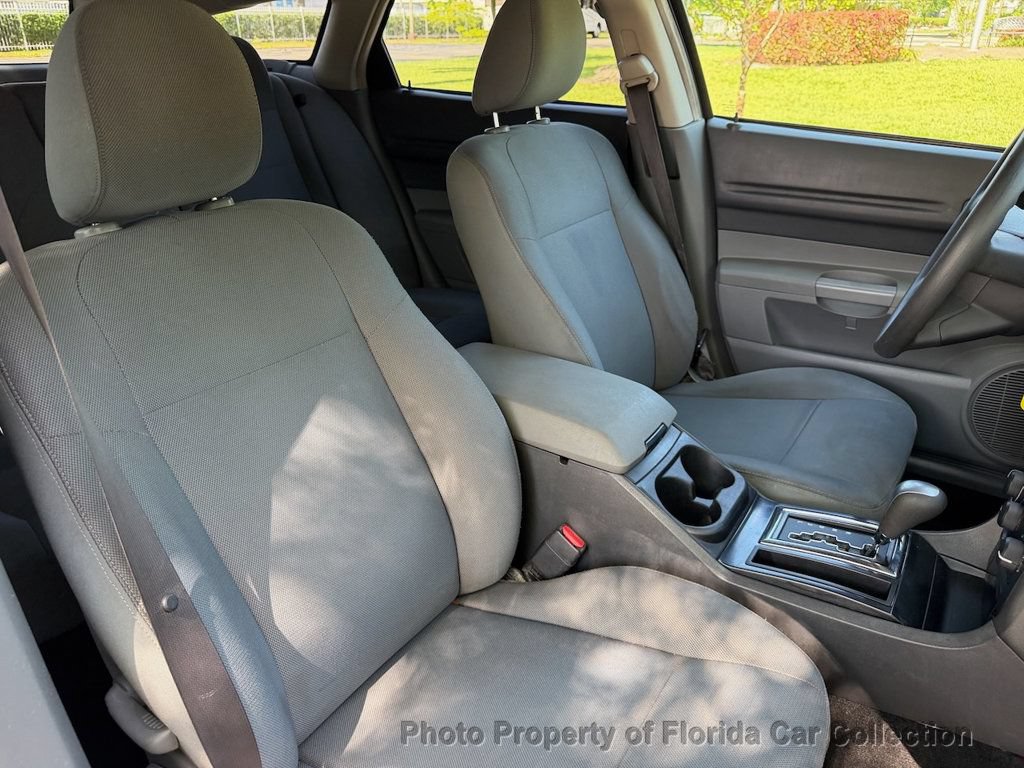Used 2005 Dodge Magnum SE RWD image 36