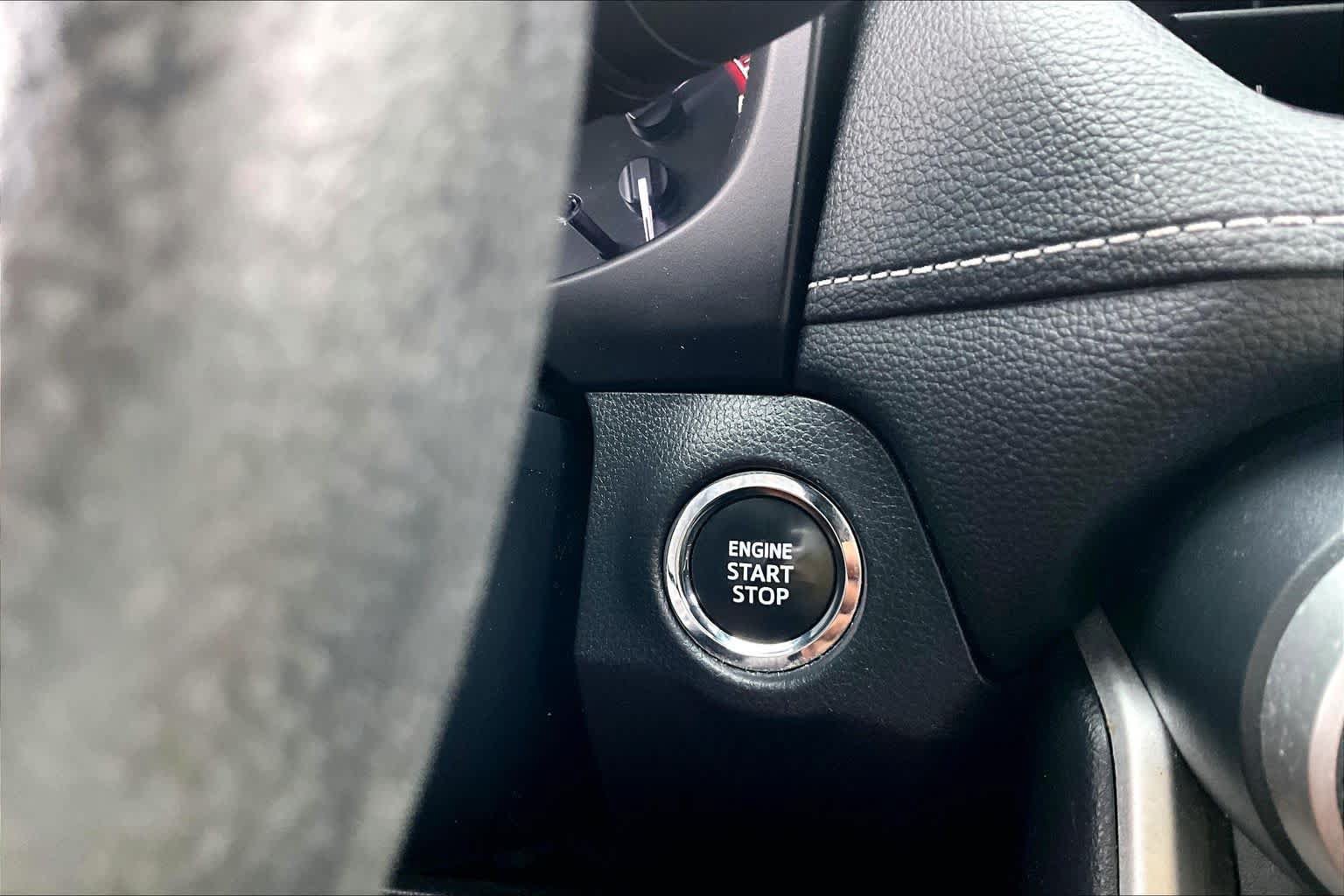 Used 2023 Toyota RAV4 XLE w/ Convenience Package FWD image 32