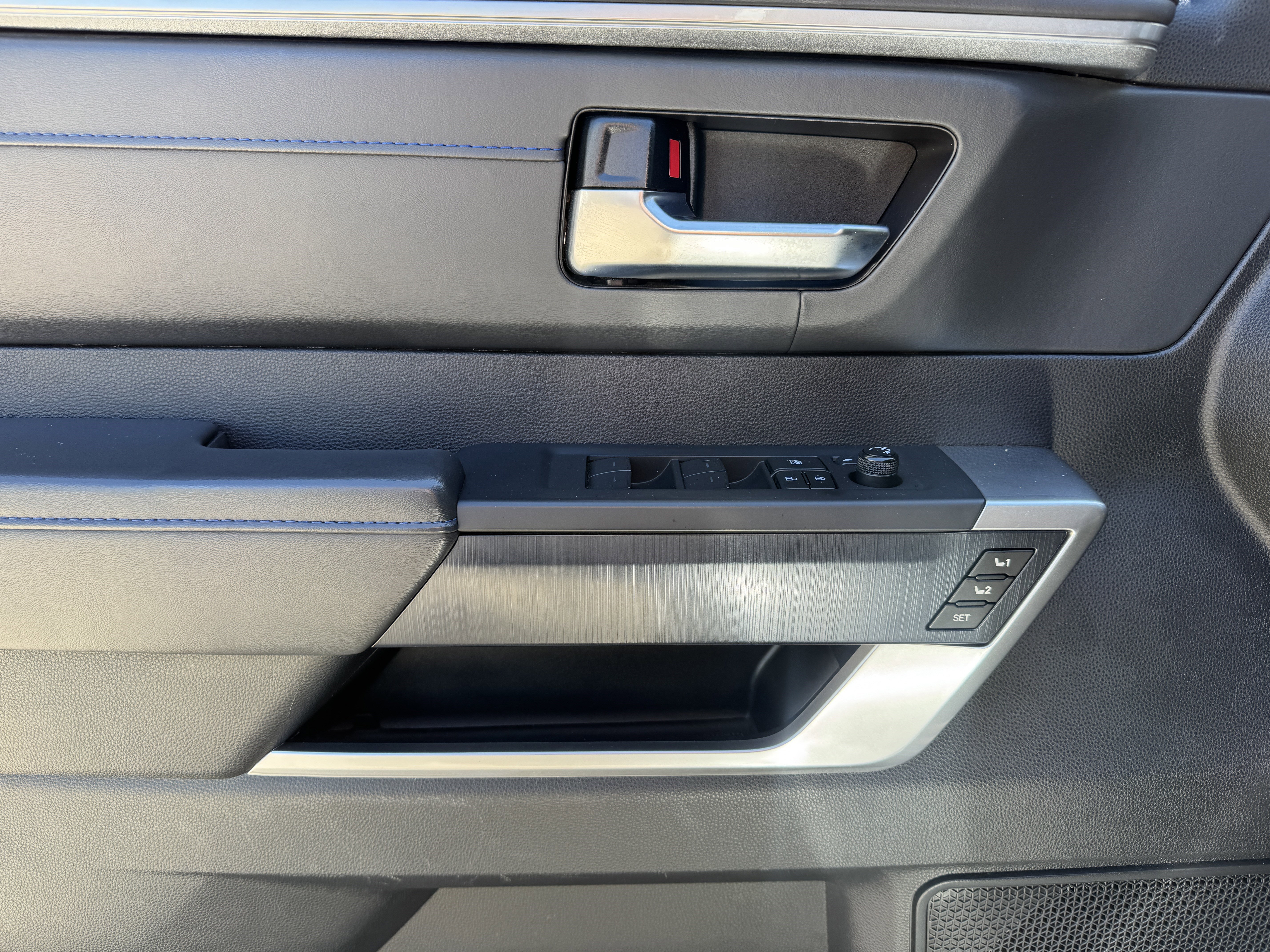 Used 2023 Toyota Tundra Platinum AWD/4WD image 9