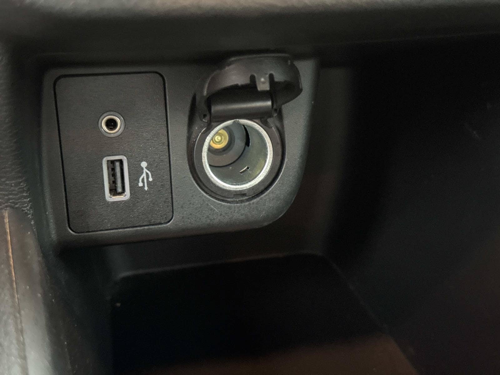 Used 2025 Nissan Versa S w/ Trunk Package FWD image 35