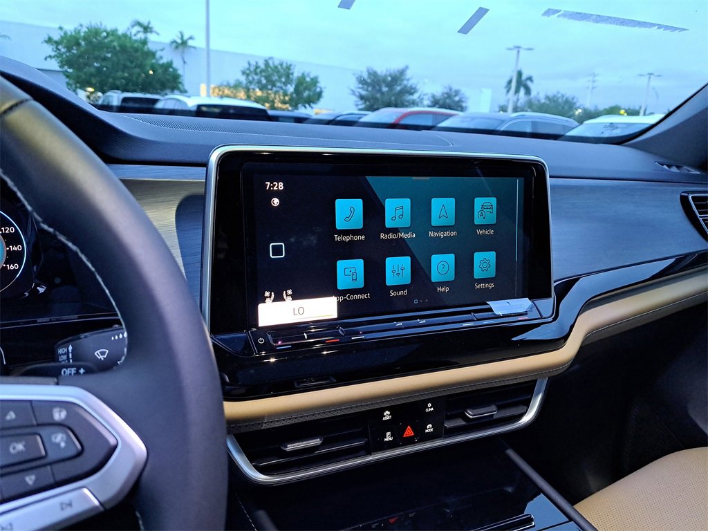 New 2026 Volkswagen Atlas Cross Sport SE image 9