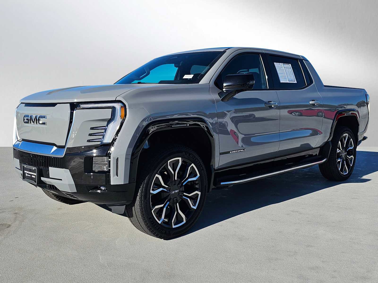 Used 2024 GMC Sierra EV Denali image 7