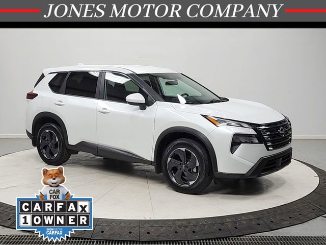 Used 2025 Nissan Rogue SV FWD image 1