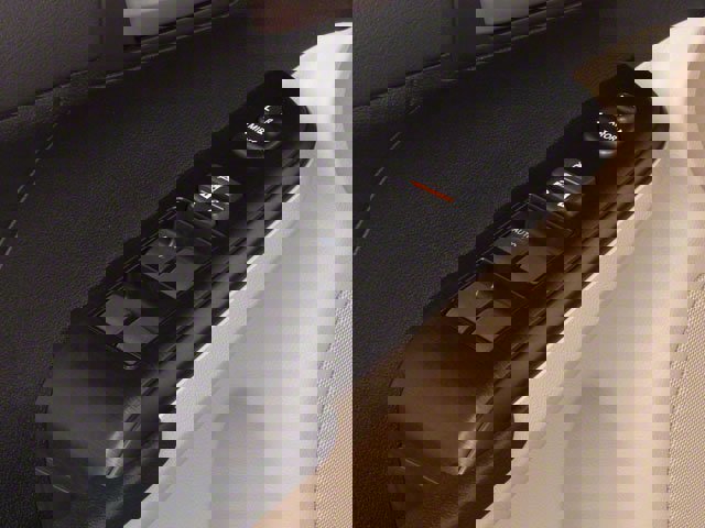 Used 2012 Toyota Camry LE image 17