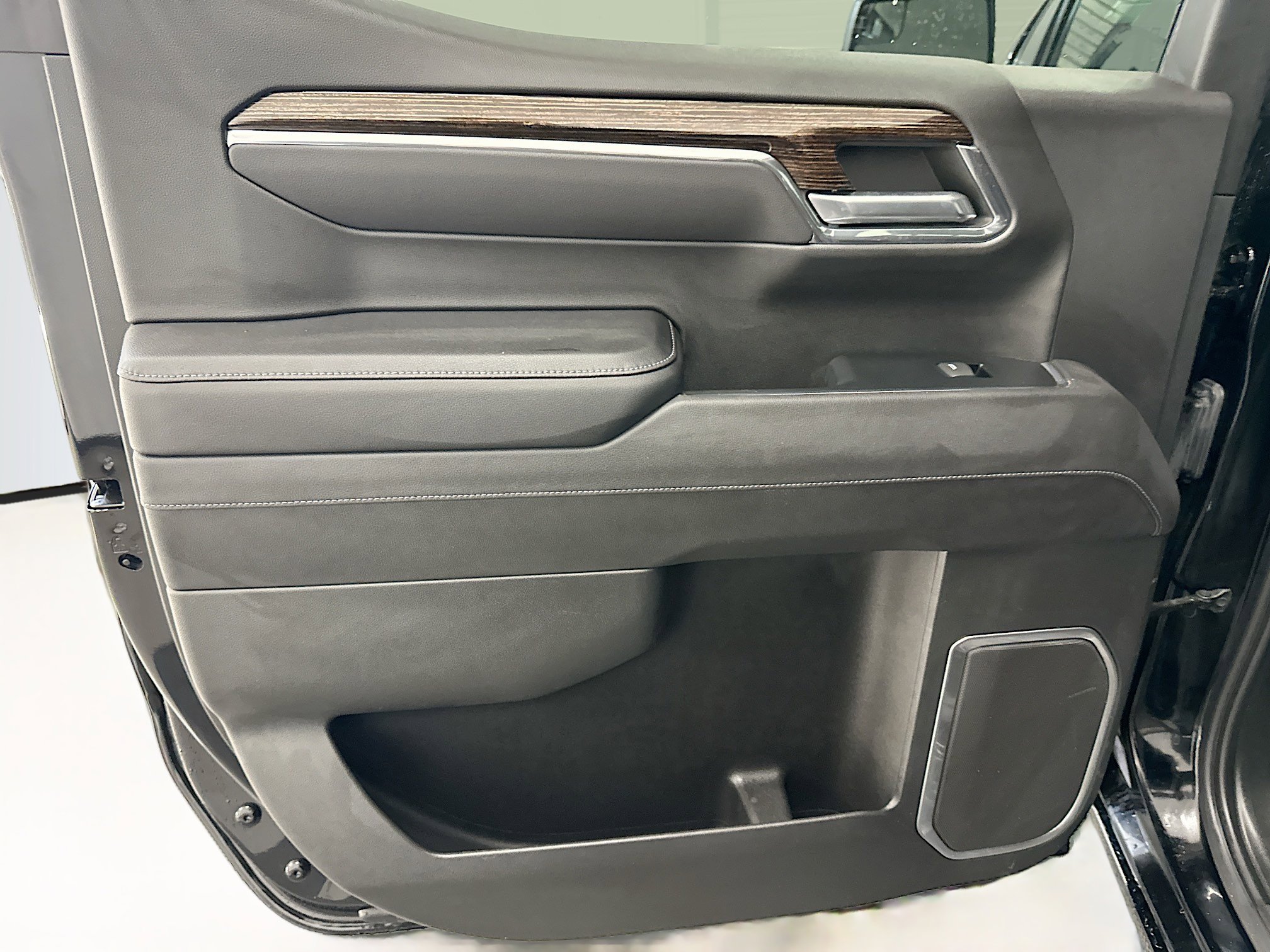 Used 2023 GMC Sierra 1500 Elevation image 27