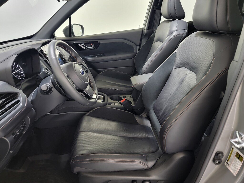 Used 2025 Subaru Forester Touring AWD/4WD image 14