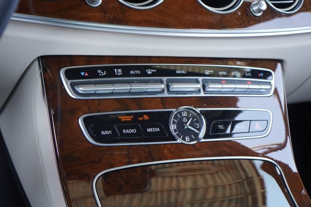 Used 2019 Mercedes-Benz E 300 image 23