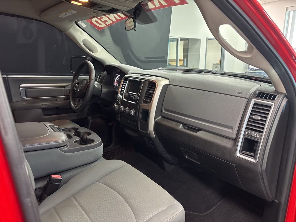 Used 2019 RAM 1500 Classic SLT AWD/4WD image 11