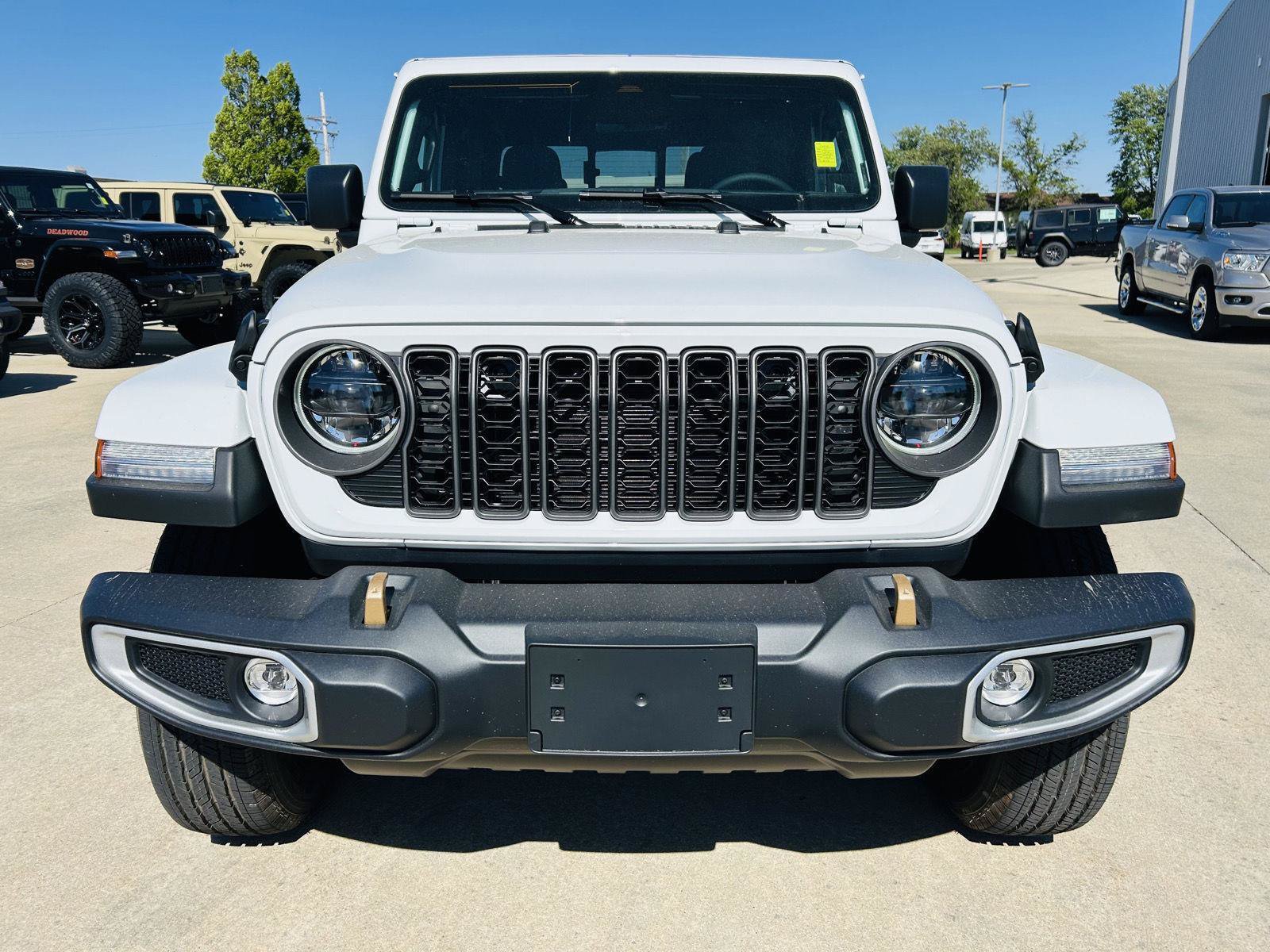 New 2026 Jeep Gladiator Overland AWD/4WD image 32