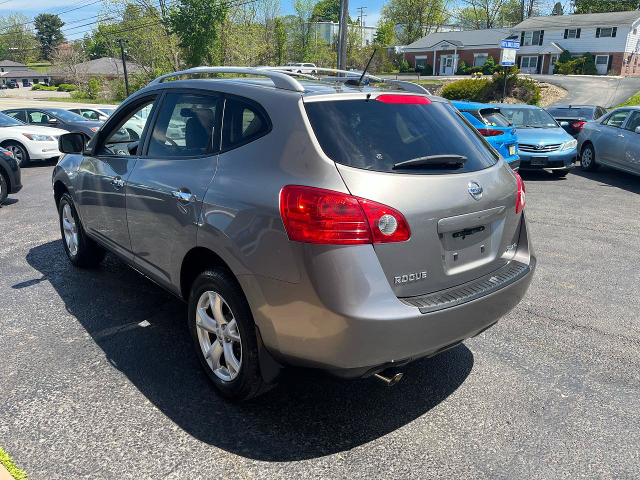 Used 2010 Nissan Rogue SL w/ Premium Pkg AWD/4WD image 9
