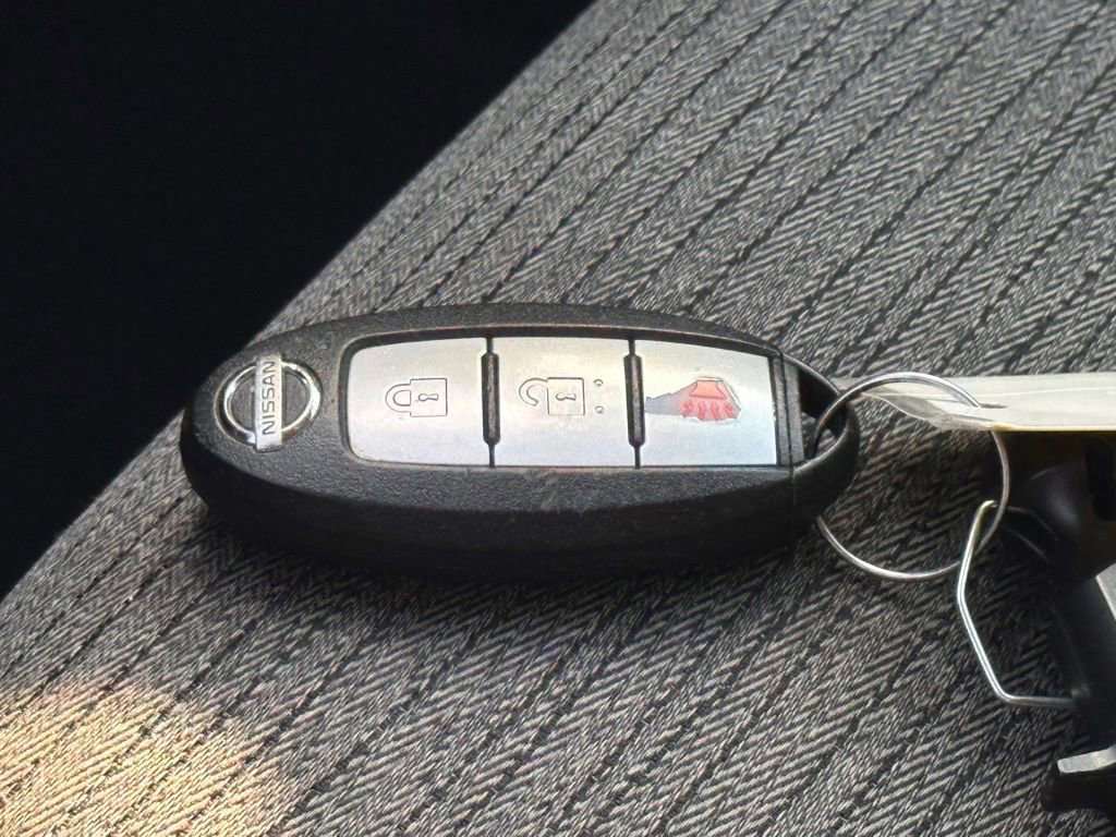 Used 2021 Nissan Rogue S image 31