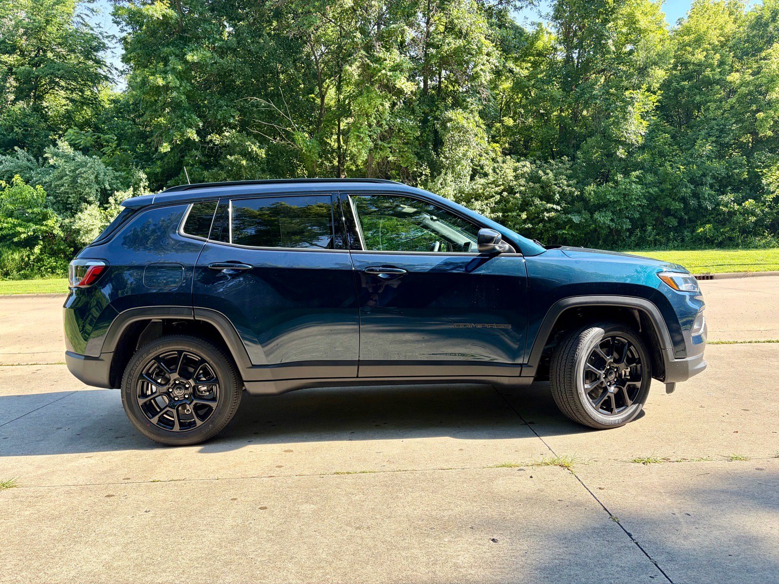 New 2026 Jeep Compass Latitude AWD/4WD image 8