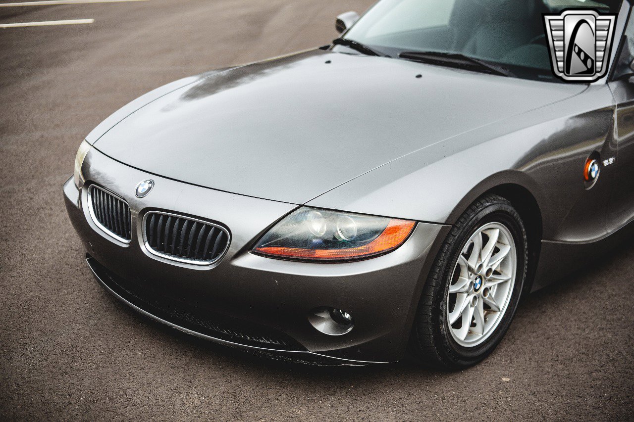 Used 2004 BMW Z4 2.5i image 10