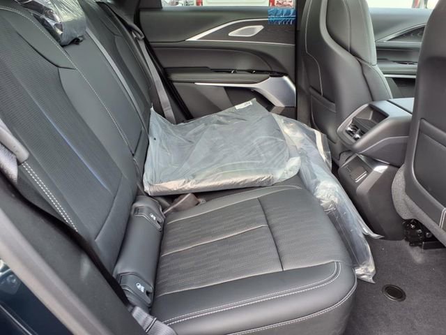 New 2025 Cadillac Lyriq Luxury w/ LPO, Floor Liner Package image 20