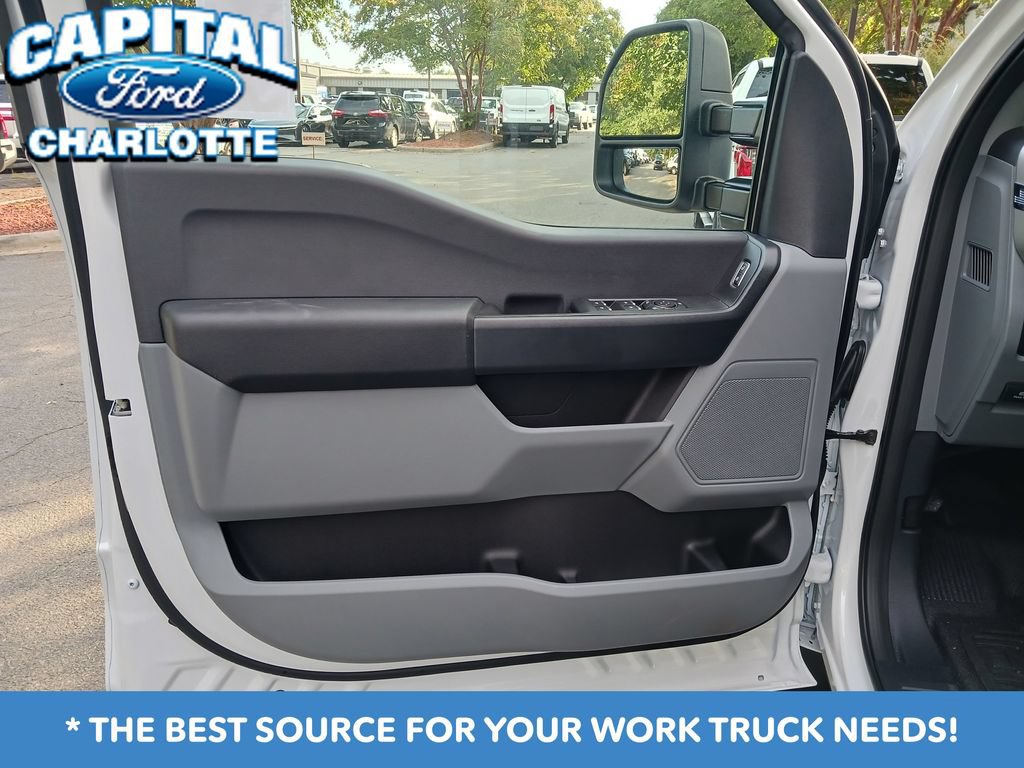 New 2026 Ford F550 4x4 Crew Cab image 11
