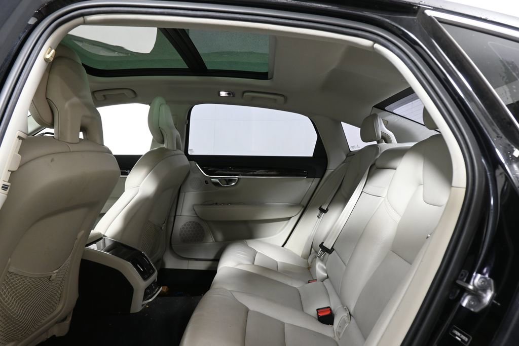 Used 2018 Volvo S90 T5 Momentum w/ Convenience Package image 4