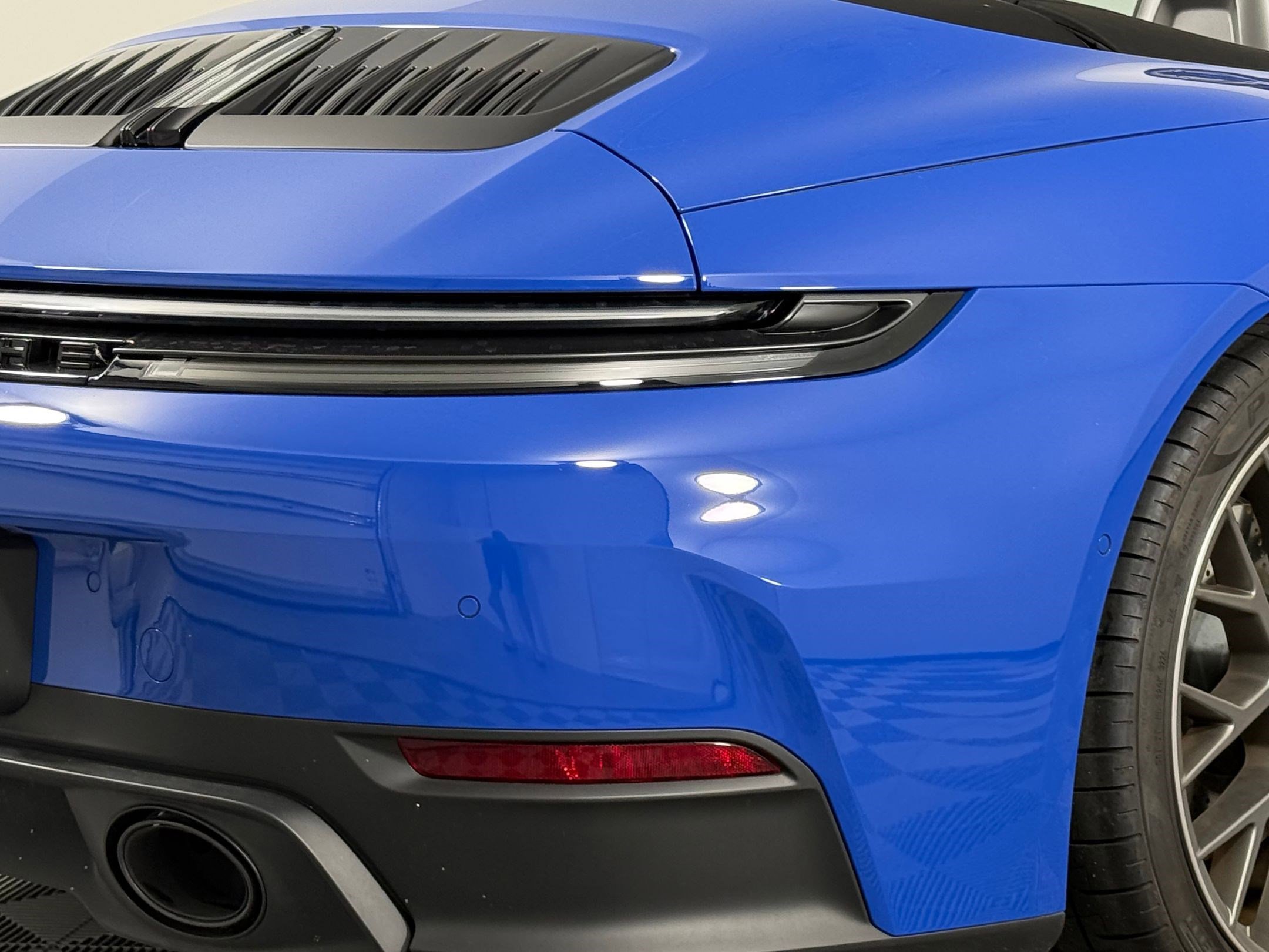 Certified 2025 Porsche 911 Carrera image 13